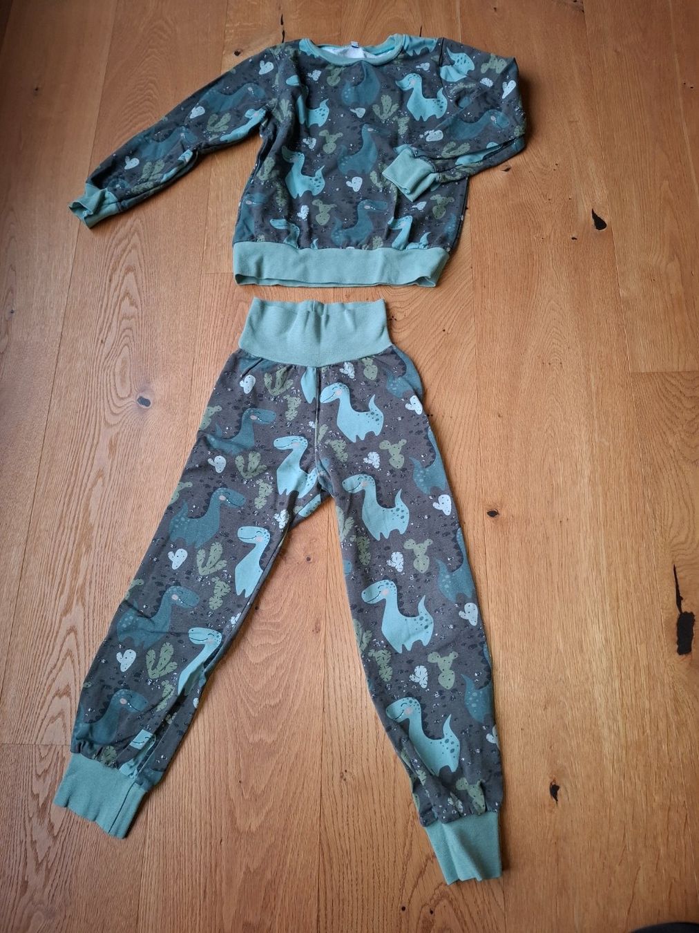 Lotti & Set di vestiti: Kleiderpaket Junge Gr. 116 Handmade – Usato da Bözberg venduto da Zimt104 5