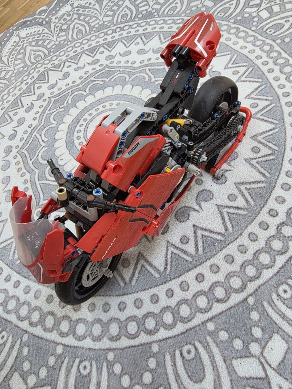 Lego Kit di costruzioni: LEGO Technic Ducati Panigale V4 R Motorrad – Usato da Felben-Wellhausen venduto da Darameo 3