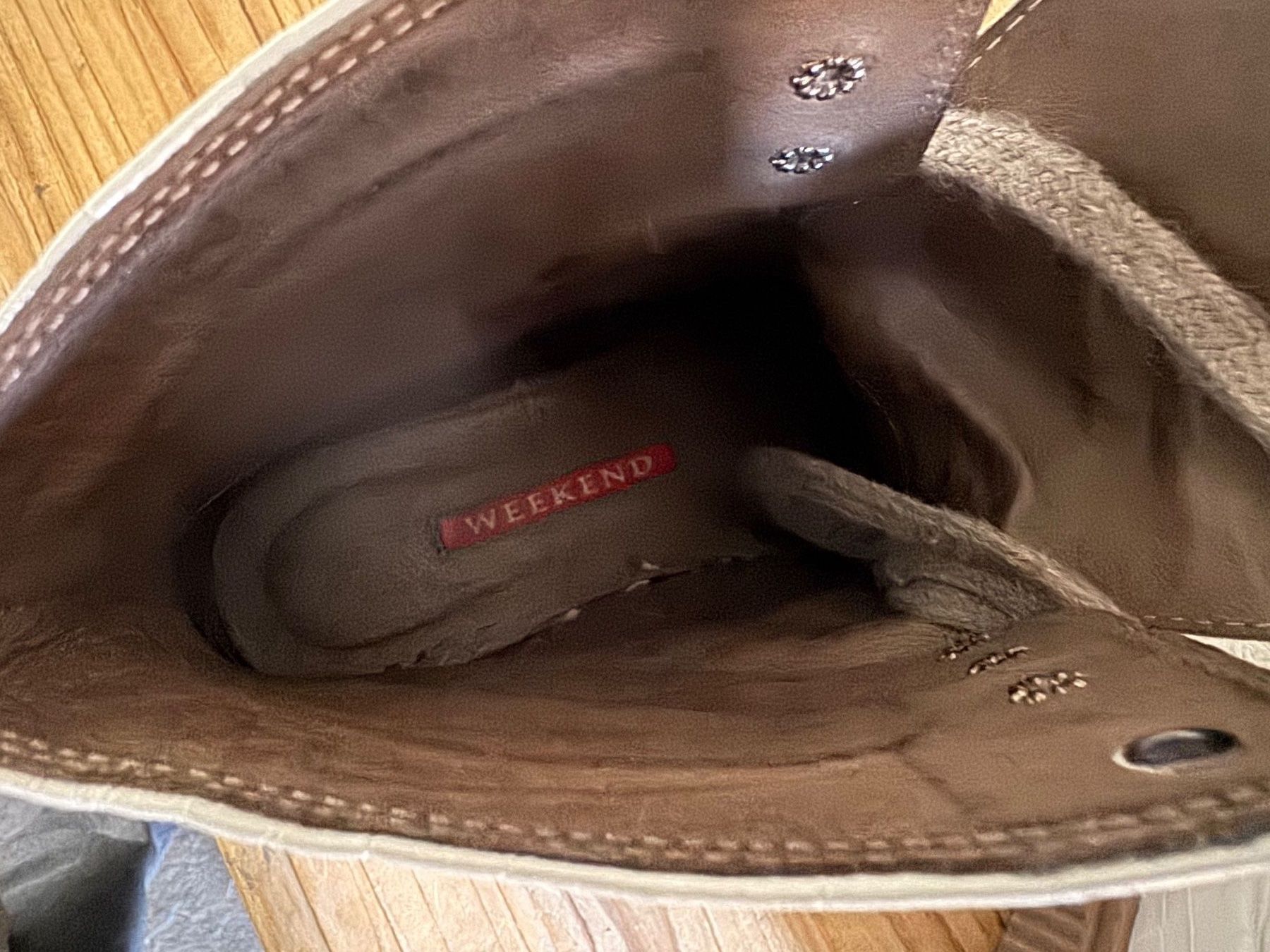 Scarpe da donna: Weisse Weekend Stiefel in Kroko-Optik, Grösse 38 – Usato da Meiringen venduto da luanik 2