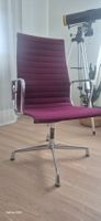 Original Vitra Eames Alu Konferenz Stuhl / Berry