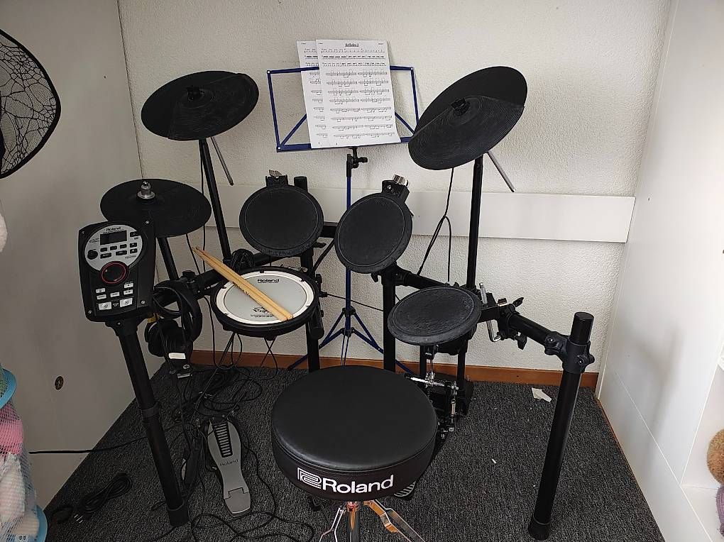 Roland Strumenti musicali: Batterie électronique Roland – Usato da Rolle venduto da ngesson