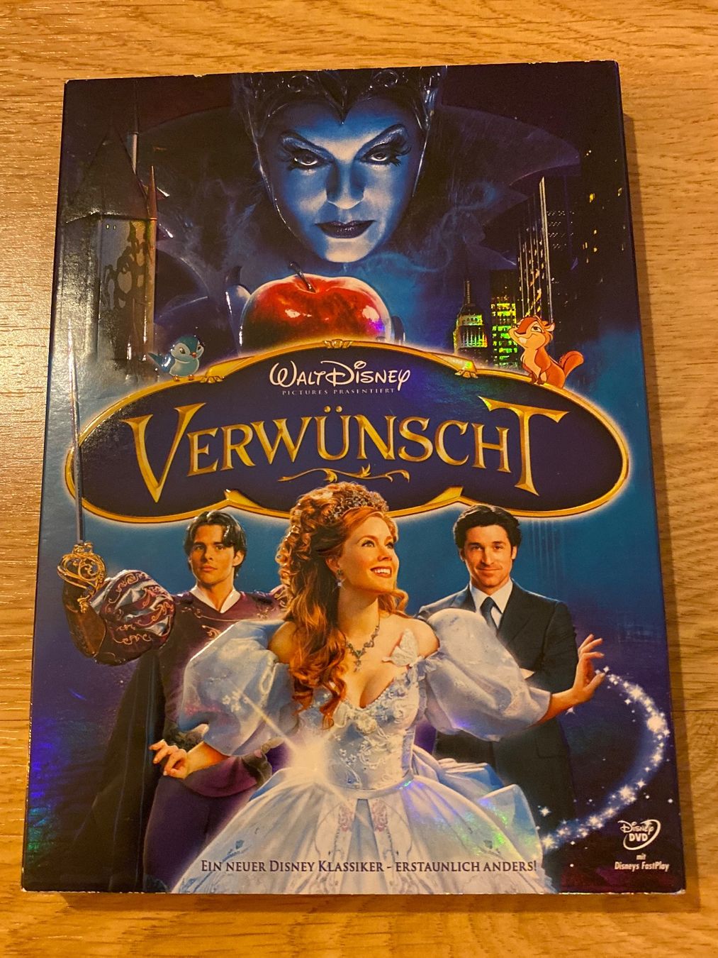Alle DVDs: Verwünscht Disney DVD – Gebraucht aus Rafz von SaintCruz