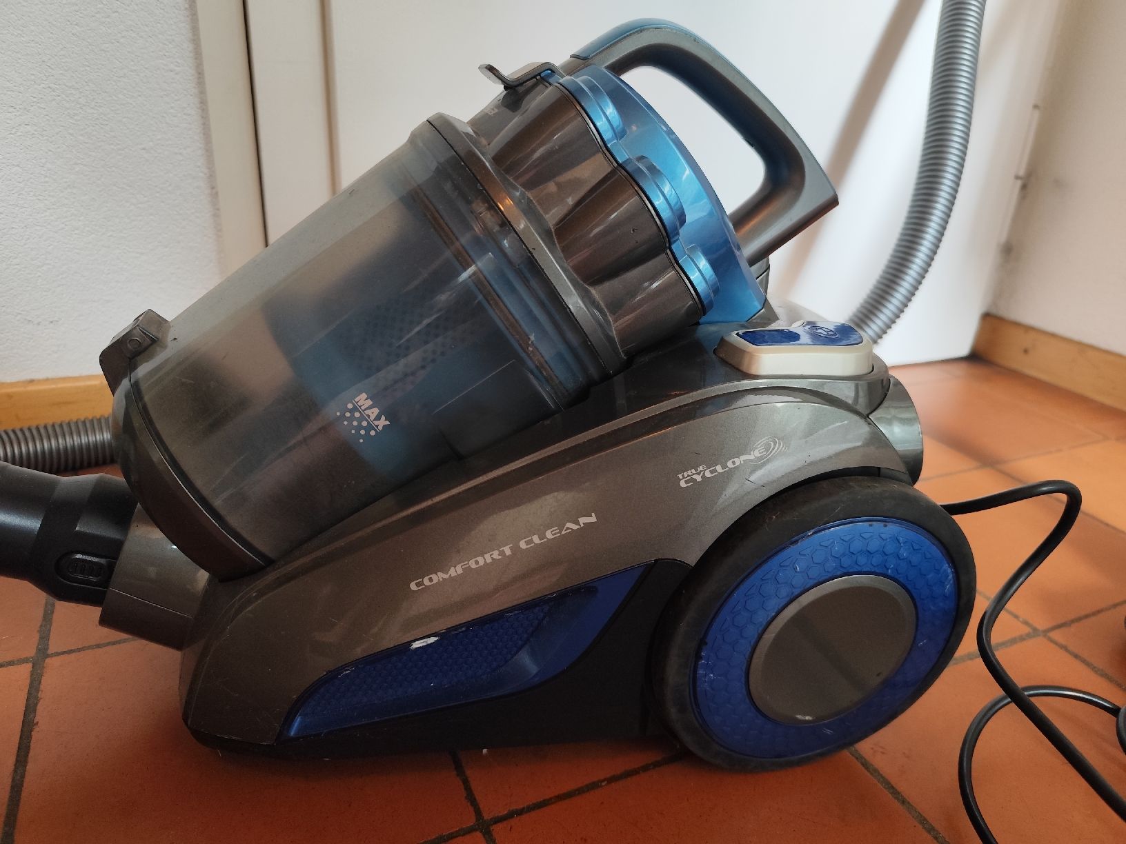 Trisa Aspirateurs & Accessoires: Staubsauger – D'occasion à Bern par Meeresalgen 2