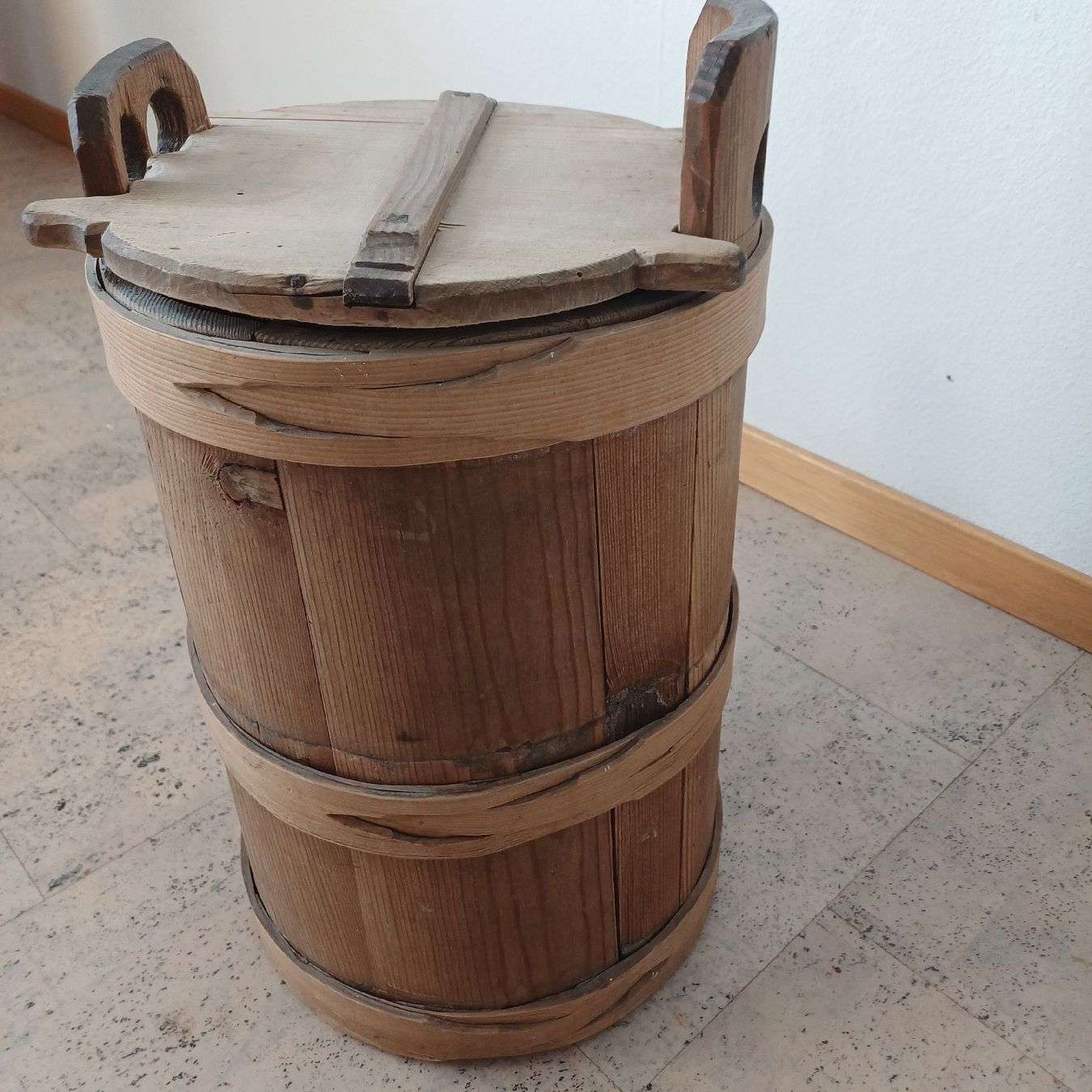 Sonstiges für Haushalt & Wohnen: Ovales Holzgefäss mit Deckel – Gebraucht aus Trimmis von grrose 5