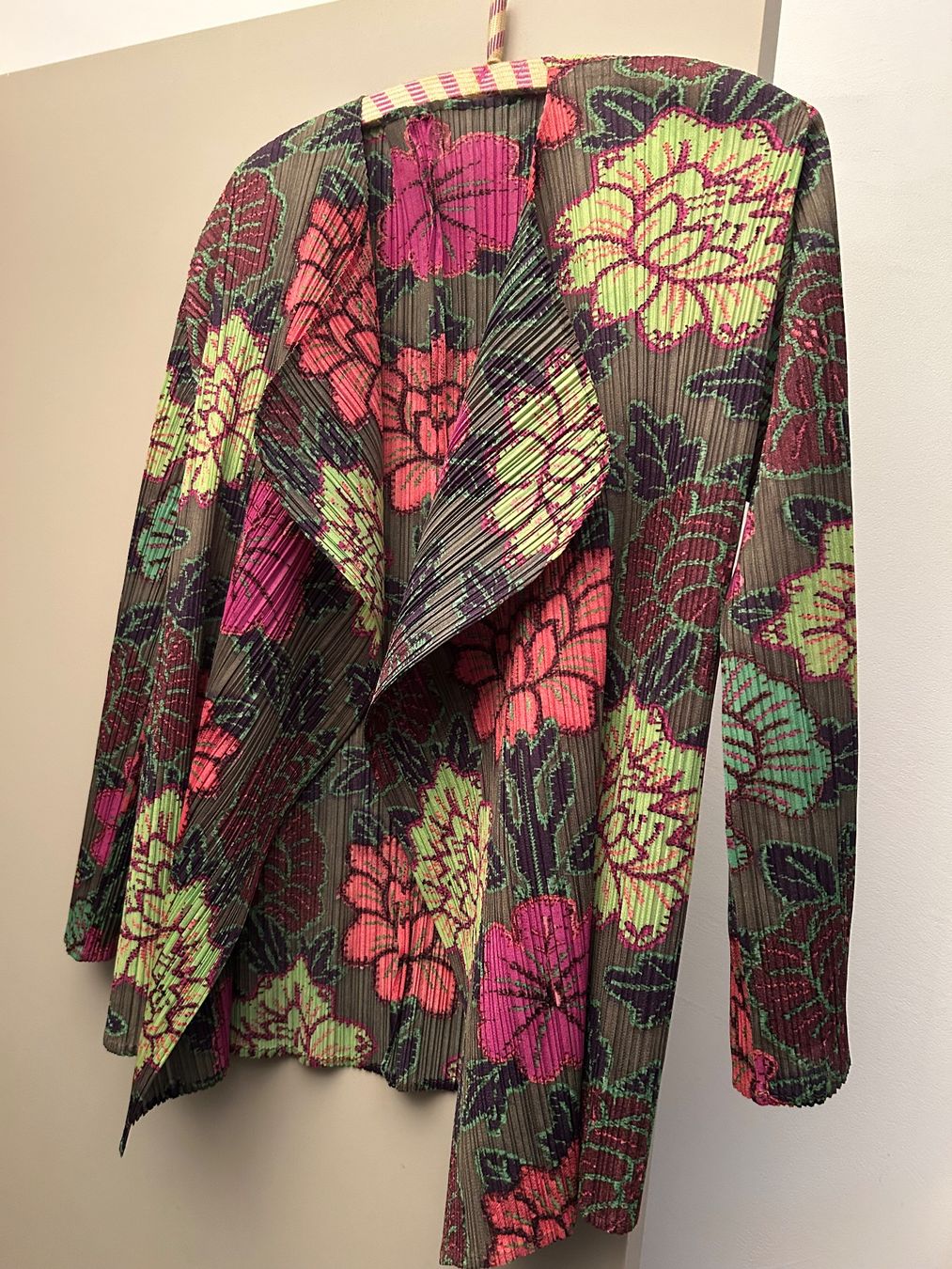 Issey Miyake Giacche: Wunderschöne Sommerjacke von Issey Miyake – Usato da zürich venduto da ElisabethaB 1