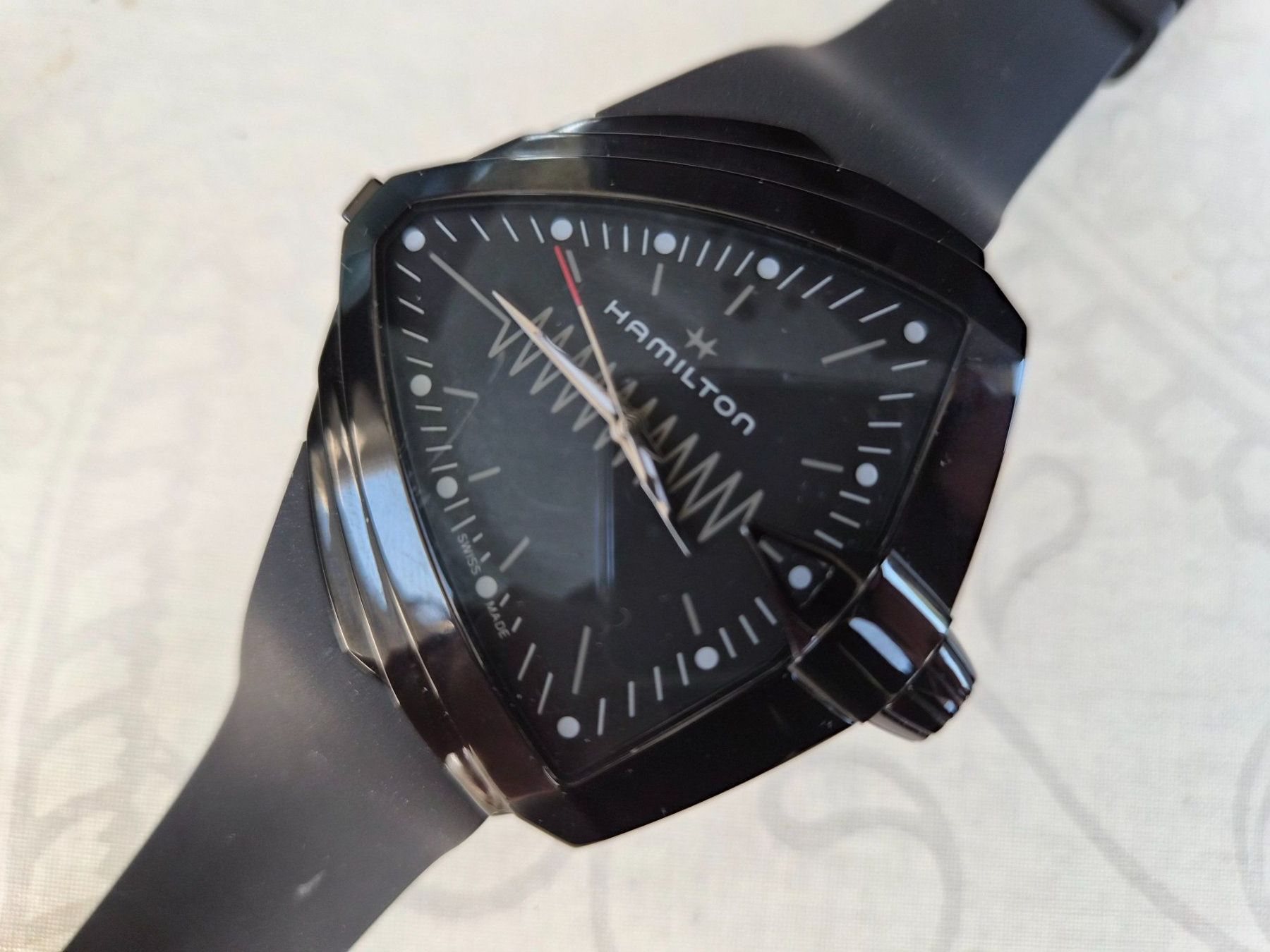 Hamilton Orologi: Hamilton Shaped Ventura XXL Bright – Nuovo (secondo la descrizione) da Chabrey venduto da Horology