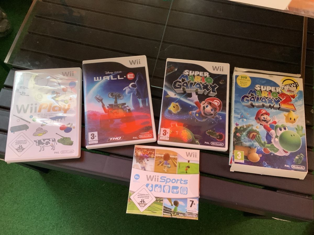 Nintendo Console: WII console complète + 4 jeux – Usato da Lausanne venduto da Shei2014 1