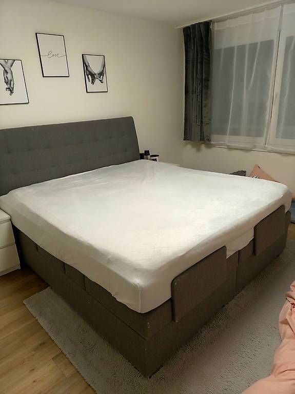 Lits: Elektrisches Boxspringbett – D'occasion à Altendorf par S.Maechler 2