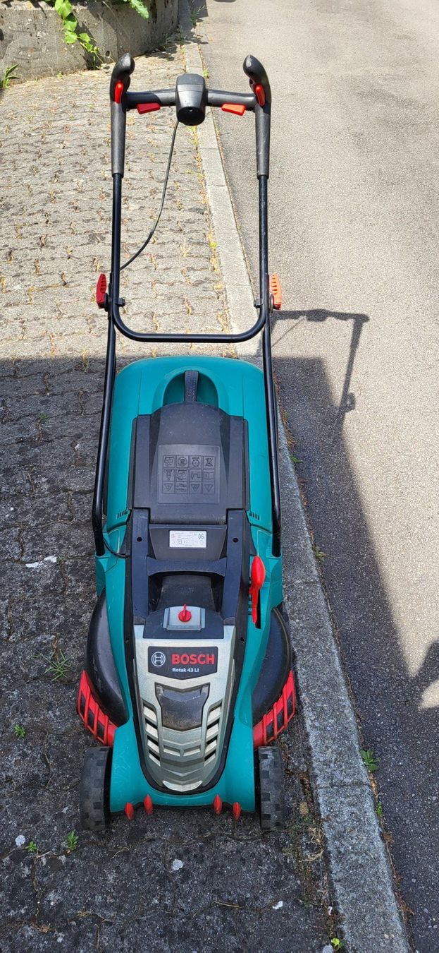 Bosch Tagliaerba: Rasenmäher Bosch Rotak 43Li, Defekt – Difettoso da Altdorf UR venduto da Fam_Imholz 3