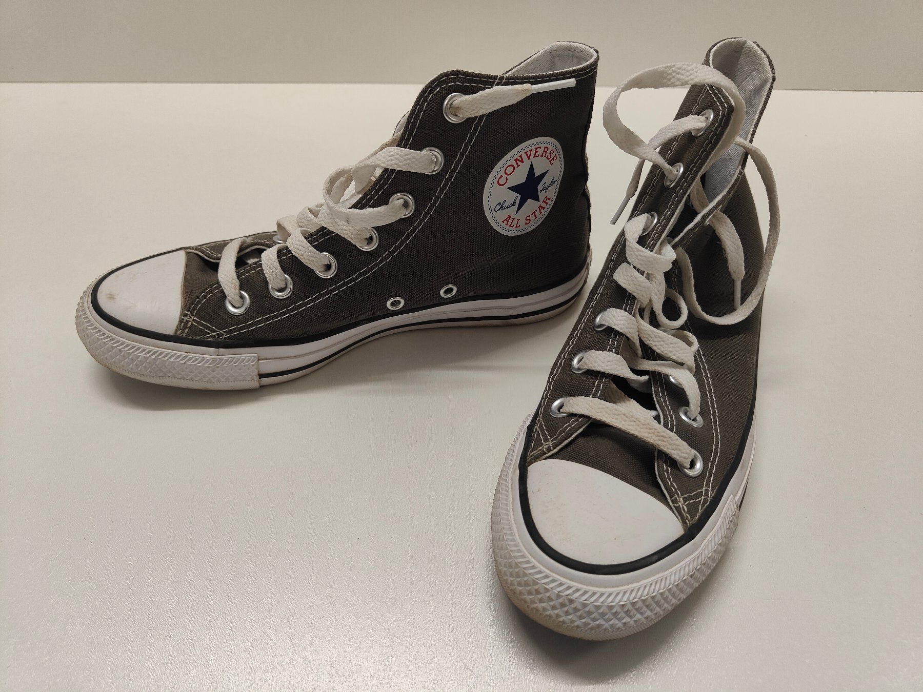 Converse Herrenschuhe: Converse, grau,  Gr 37,5 – Gebraucht aus Arbon von sigma61