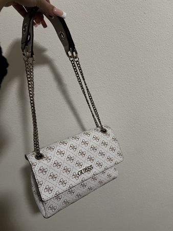 Borsa a tracolla Guess, come nuova! ✨