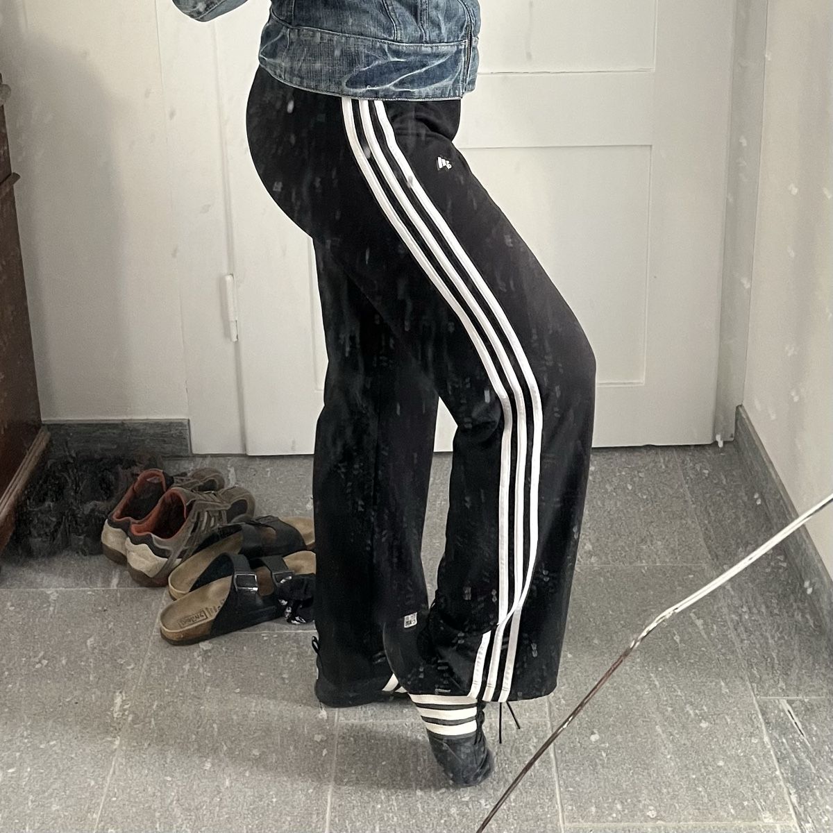Adidas Pantaloni: 2000s Adidas Track Pants – Usato da Basel venduto da Ankerkettenring