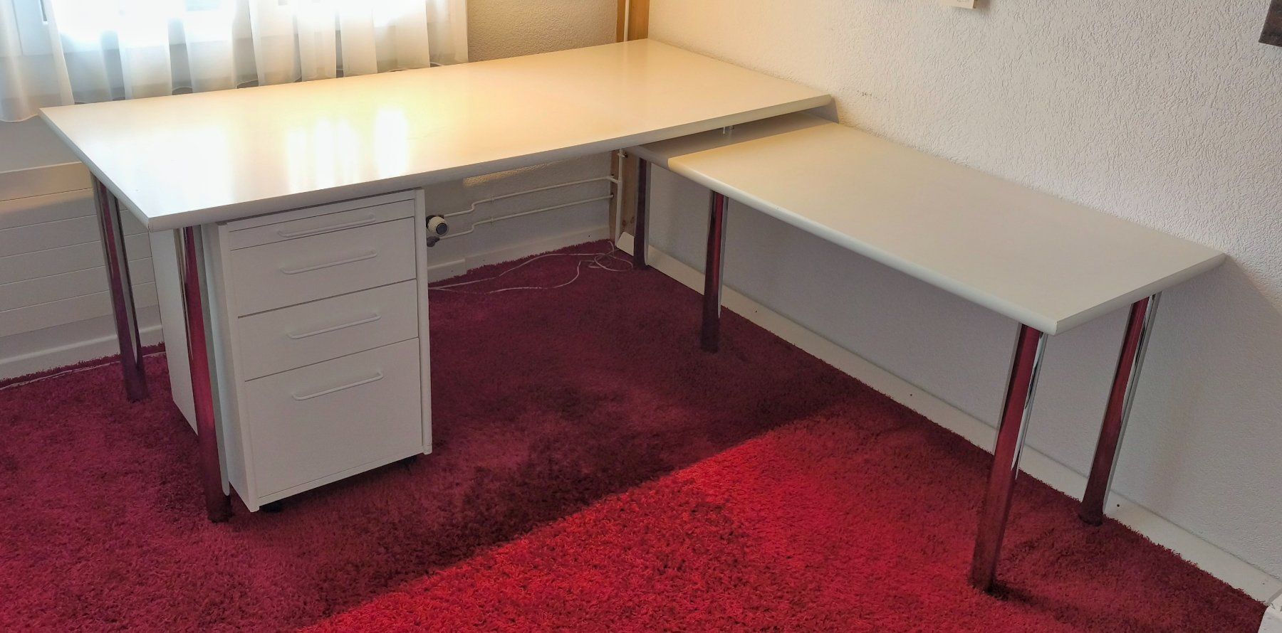 Scrivanie: Grosser Eck-Bürotisch mit Korpus – Usato da Herzogenbuchsee venduto da Mstra