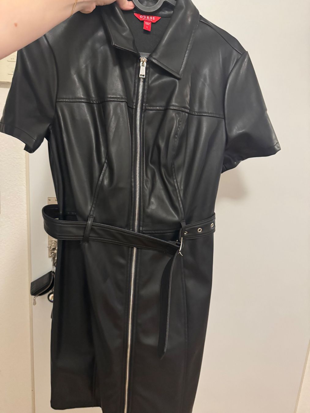 Guess Kleider: Guess Lederkleid Gr. L – Neu (gemäss Beschreibung) aus Pfäffikon SZ von Melanie335 2