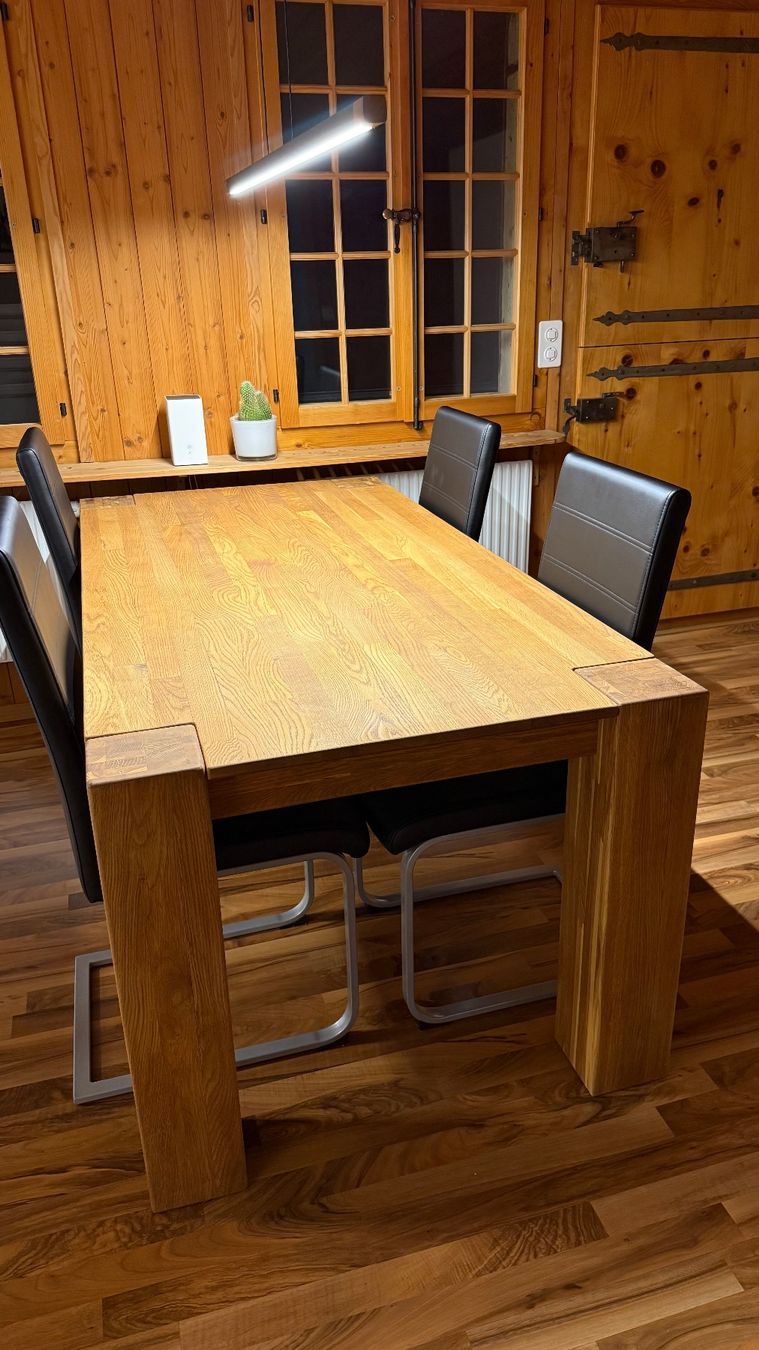 Tables: Esstisch Eiche massiv – D'occasion à Heimiswil par nic_pt62
