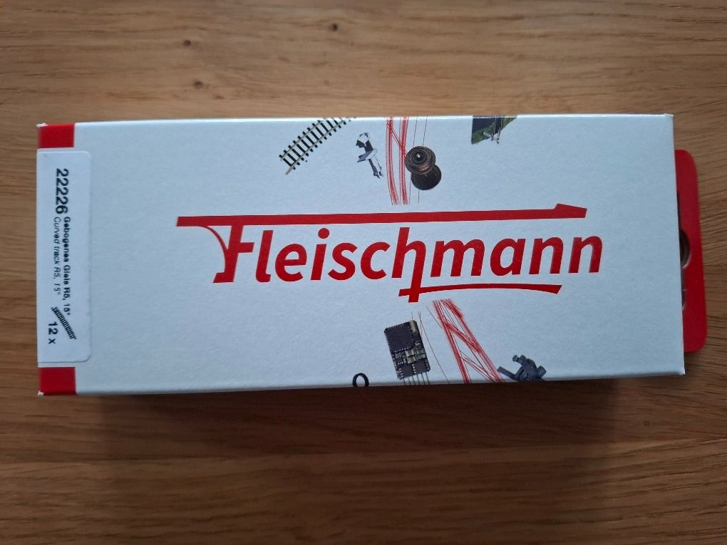 Fleischmann Modellini di ferrovie: 12 Stück  22226 N Fleischmann Gleis – Nuovo (secondo la descrizione) da Henau venduto da fag_lzx9 1