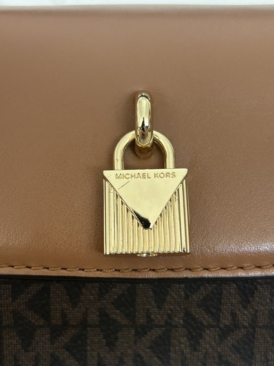 Michael Kors Sacs femmes: Michael Kors Umhängetasche  – D'occasion à Wallisellen par lau_68b9 3