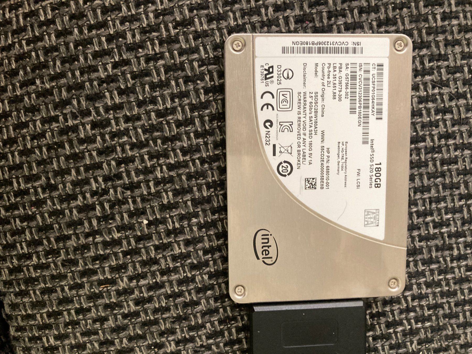 Intel Dischi rigidi: Intel SSD 180GB SATA 2.5 Zoll mit USB Adapter – Usato da Tagelswangen venduto da Harubi2 1