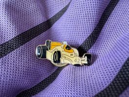 F1 Renault vintage pins pin