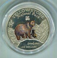 Silbermünze "Grizzlybär. 10 $ Cookinseln". 925/1000