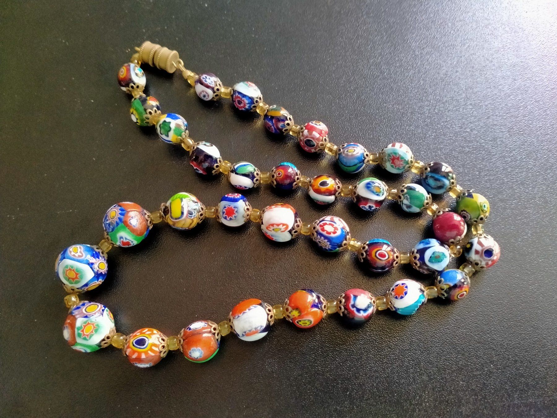 Catenine: Halskette Glasperlen Millefiori Perlen – Usato da Küssnacht am Rigi venduto da perlboote