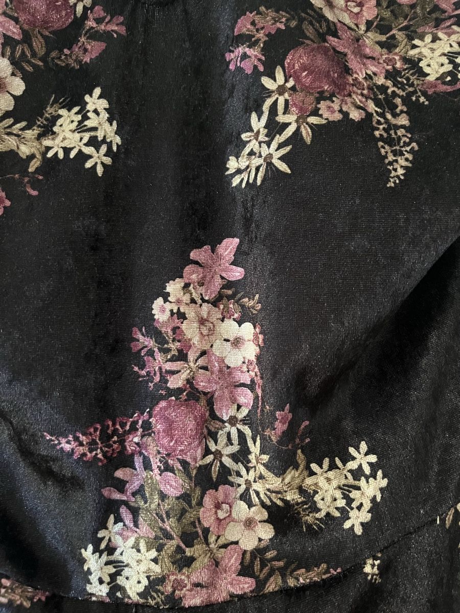 Pull&Bear Jumpsuits: Schwarzer Samt Jumpsuit Blumenmuster, Grösse S, Pull & Bear – D'occasion à Zürich par Brobin 2