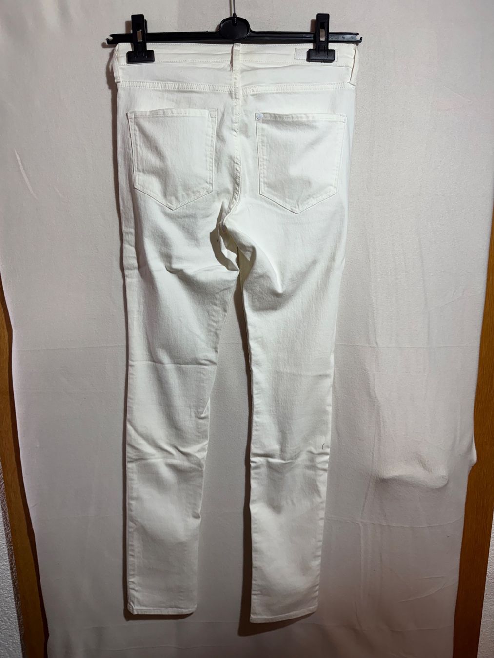 H&M Jeans: Weisse Jeans Gr. 28/32 – Usato da Grosswangen venduto da SALE_SALE_SALE 2