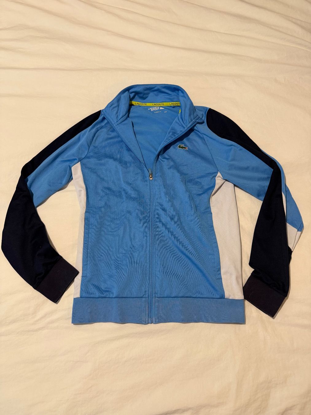 Lacoste Giacche: Lacoste Trainingsjacke, hellblau, neuwertig, Grösse M – Usato da Bülach venduto da rahu3