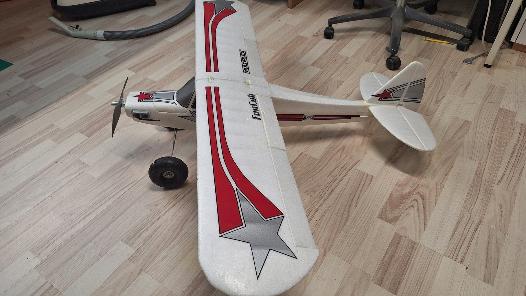 Multiplex Modellismo RC: RC Flugzeug Multiplex FunCub gebraucht weiss rot – Usato da Bargen BE venduto da AladinPeter
