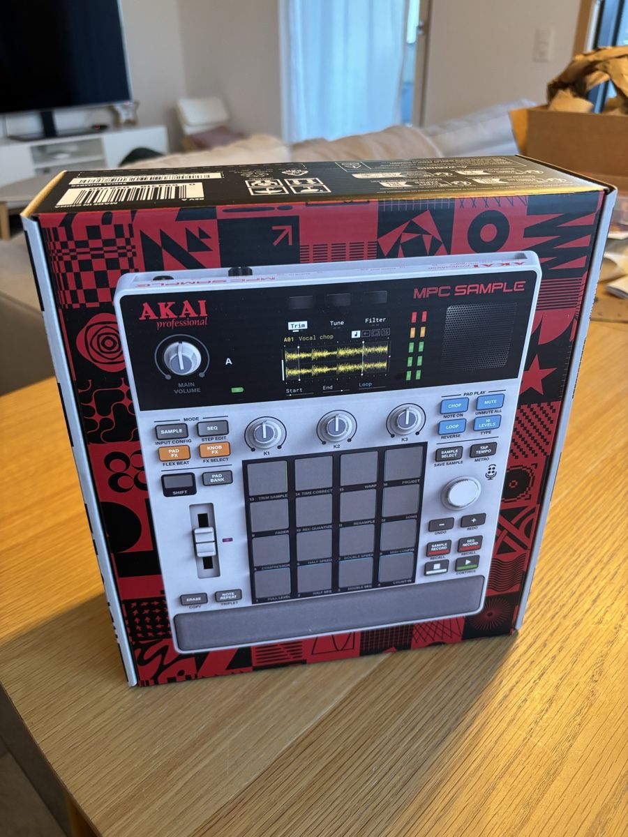 Akai Musikinstrumente: MPC Sample neuve + Deck de protection  – Neu und originalverpackt aus Villars-le-Terroir von Mezdef 2