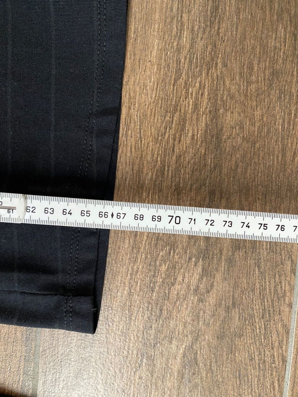 Pullover & Sweatshirts: Tchibo active Essentials Oberteil langarm schwarz Gr. L – Gebraucht aus Pratteln von a23_j2gs 7