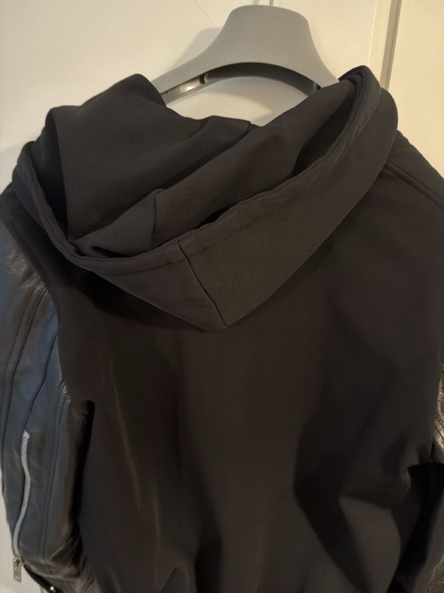 Givenchy Giacche: Giacca Givenchy con cappuccio e maniche in pelle, nera – Usato da Lugano venduto da can_xdd8 8