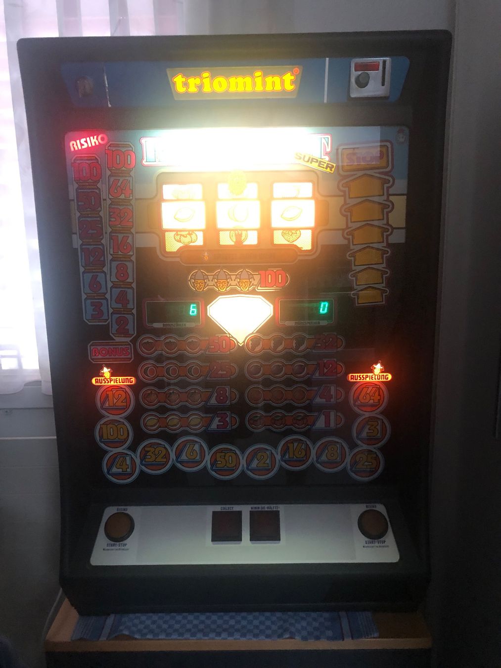 Slot Machine: Triomint Brillant Super – Usato da Worb venduto da Baked 3