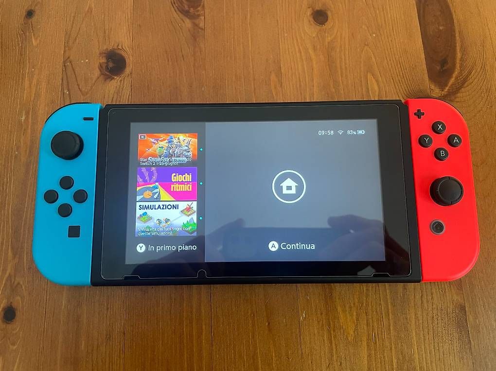 Nintendo Consoles: Nintendo Switch OG + custodia + vetro + grip + gioco – D'occasion à Zürich par DavideBarberi 3