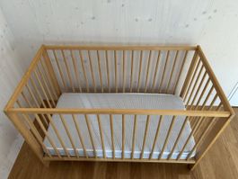 Kinderbett aus Holz