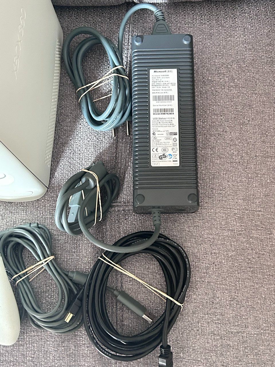 Microsoft Console: Xbox 360 Bianca 60GB con Controller e Cavi Buone Condizioni – Usato da Giubiasco venduto da LorisVale 9