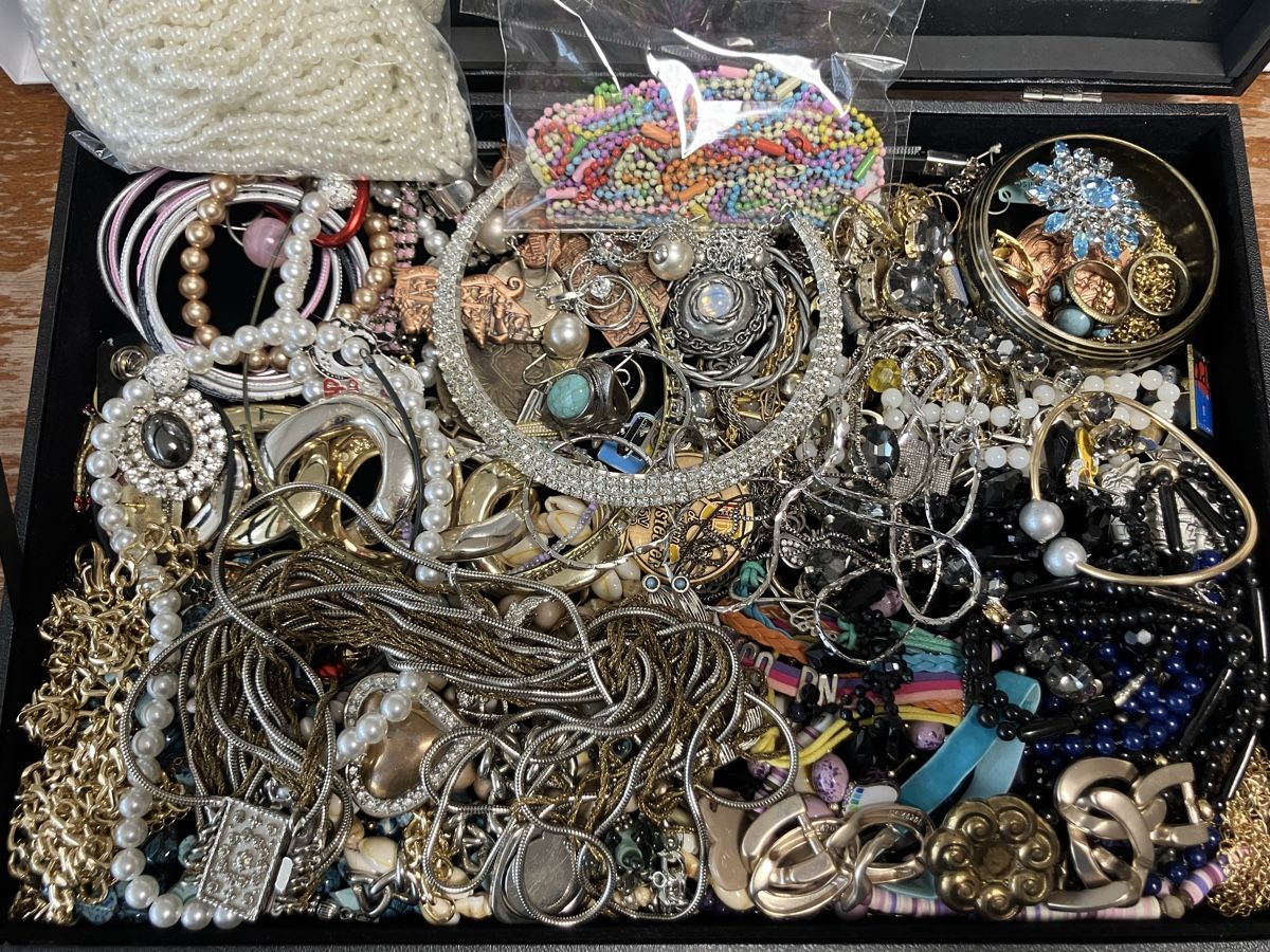 Sonstiger Schmuck: Modeschmuck Sammlung / Lot / Konvolut – Defekt aus Oberuzwil von Paga77 1