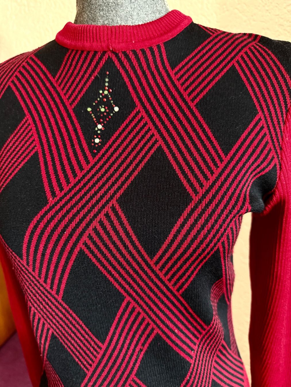 Maglioni & Felpe: Roter Vintage Strickpullover mit Muster Grösse S – Usato da Frenkendorf venduto da Style365 4