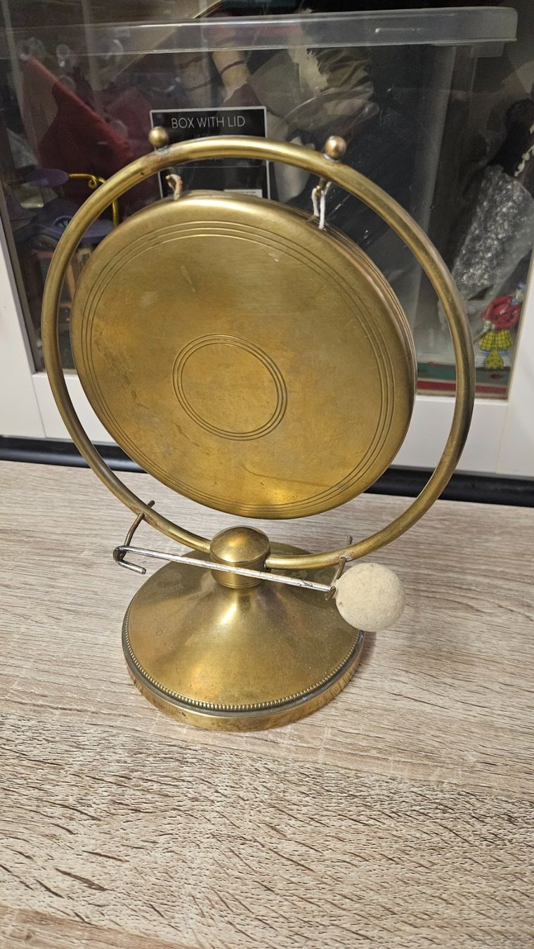 Strumenti musicali: Piccolo gong in metallo – Usato da Melano venduto da H-Sara