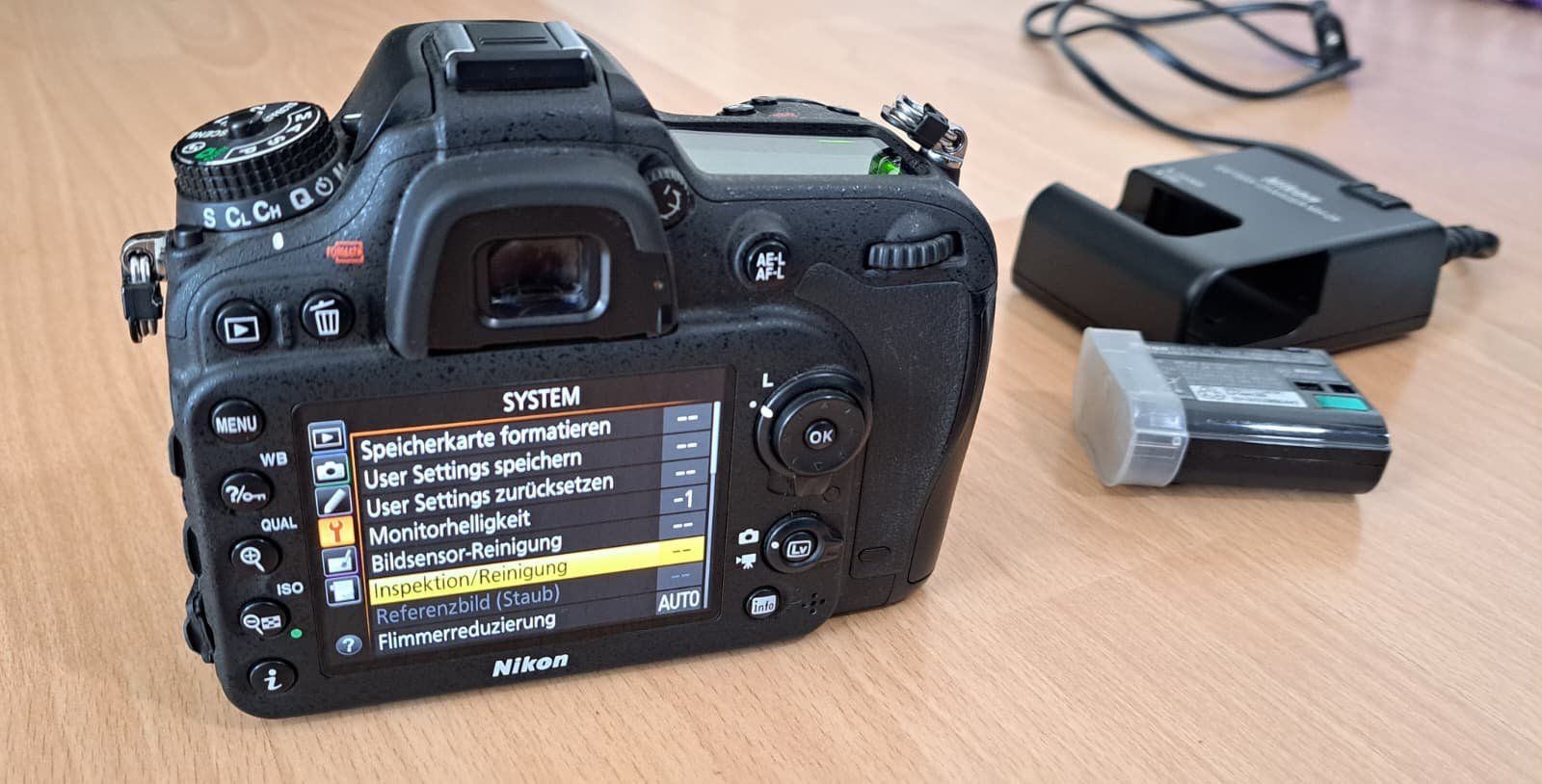 Nikon Fotocamera: Nikon D7100 + Zubehör – Usato da Aeschi SO venduto da MockinBird 1