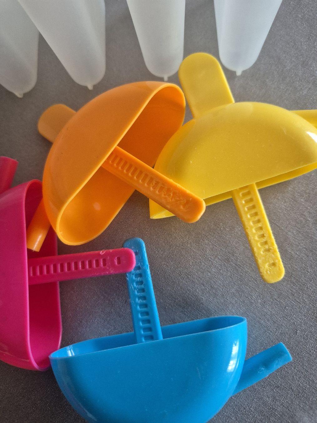 Contenitori & Simili: Eisform Set Kinder bunte Farben gebraucht 7 Teile – Usato da Balterswil venduto da bischoftanja 2