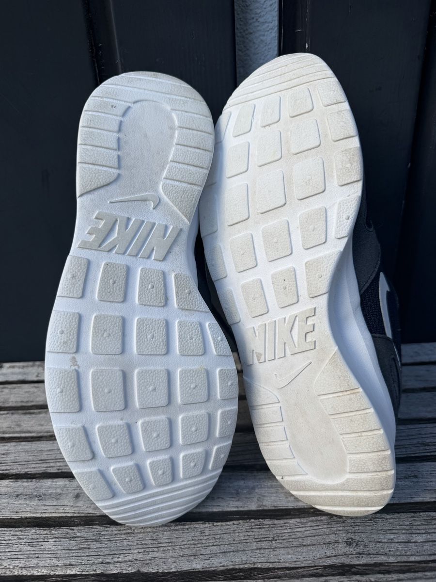 Nike Herrenschuhe: FCZ Nike Shoe 40 Roshe Run – Gebraucht aus Zürich von chi_9dfb 4