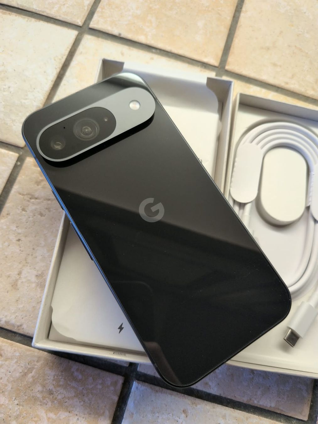 Google Telefoni cellulari / Smartphones: Google Pixel 9A NEUF - Smartphone – Nuovo e nell'imballaggio originale da St-leonard venduto da Joe_7ytd 1