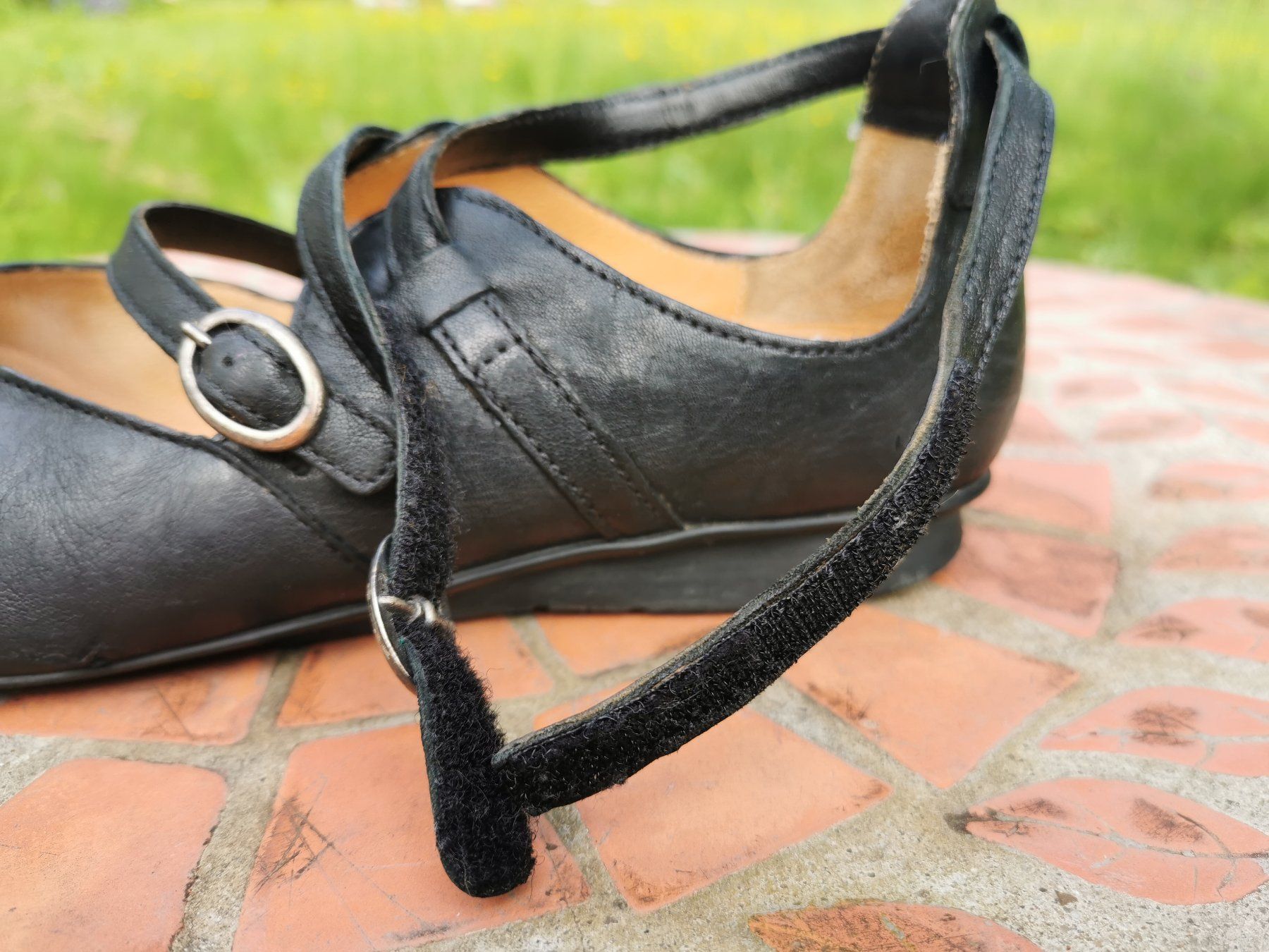 Think Scarpe da donna: Schwarze Riemensandale von Think! – Usato da Luzern venduto da buypie 3