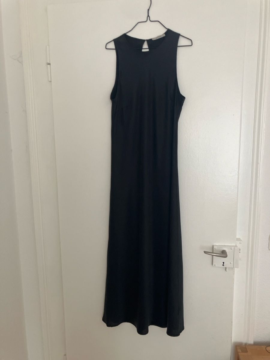 Kleider: Schwarzes Seidenkleid Asceno – Neu (gemäss Beschreibung) aus Biel/Bienne von gartinamaller