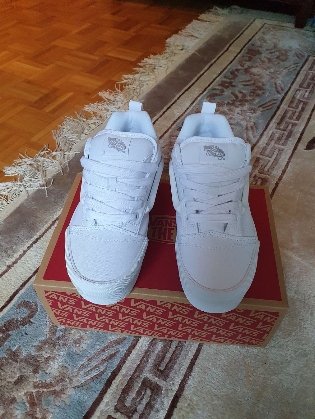 Vans Chaussures femmes: Baskets Vans plateforme blanches neuves, taille 39 – Neuf avec emballage d'origine à Grand-Lancy par kri_qk5y