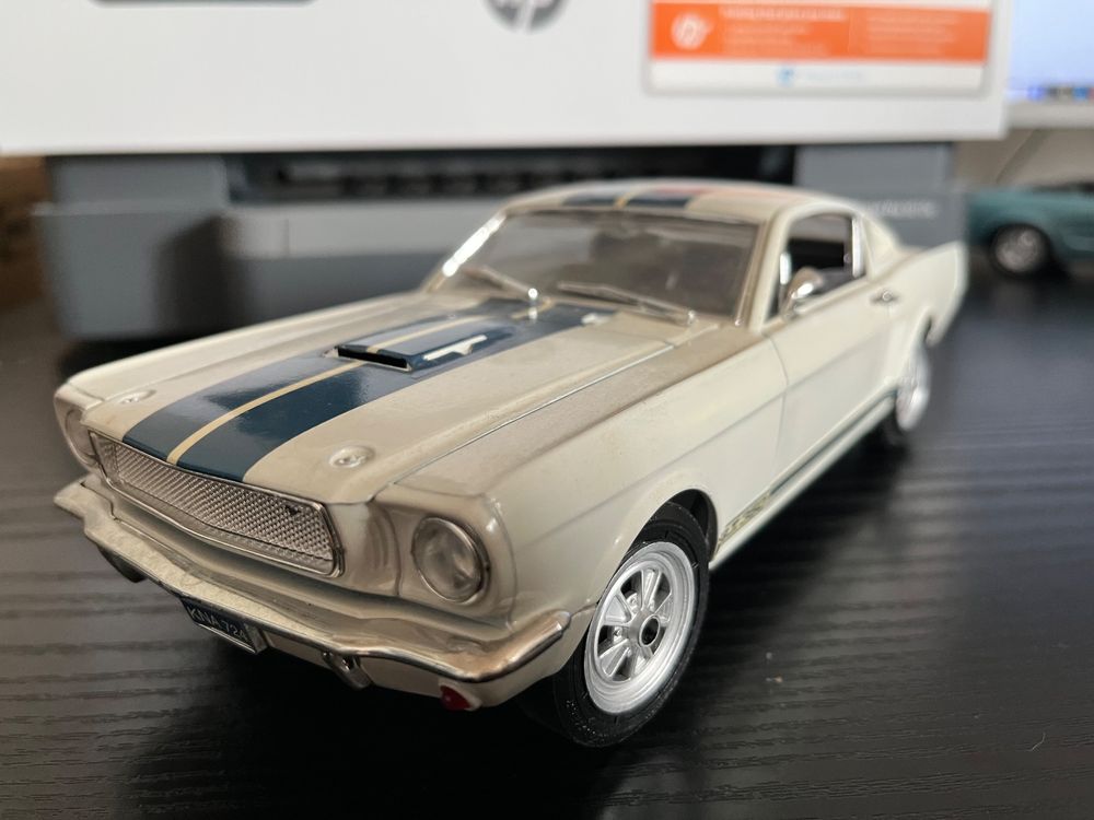 voiture miniature ford mustang