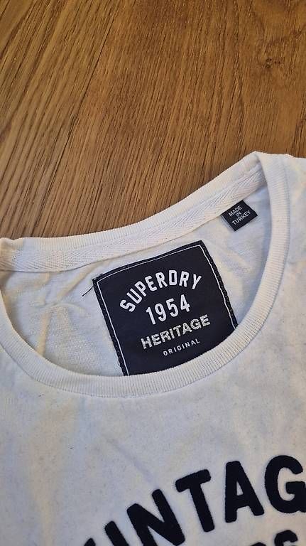 Superdry T-shirt: Neues Superdry T-Shirt – Nuovo (secondo la descrizione) da Feusisberg venduto da cts_55rn 2