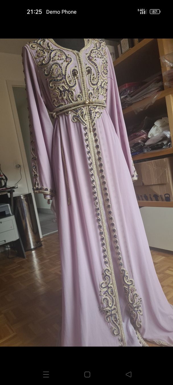 Vestiti: Robe Caftan longue violette ornée taille unique – Usato da La Chaux-de-Fonds venduto da Luxary.25cachmirepro 5