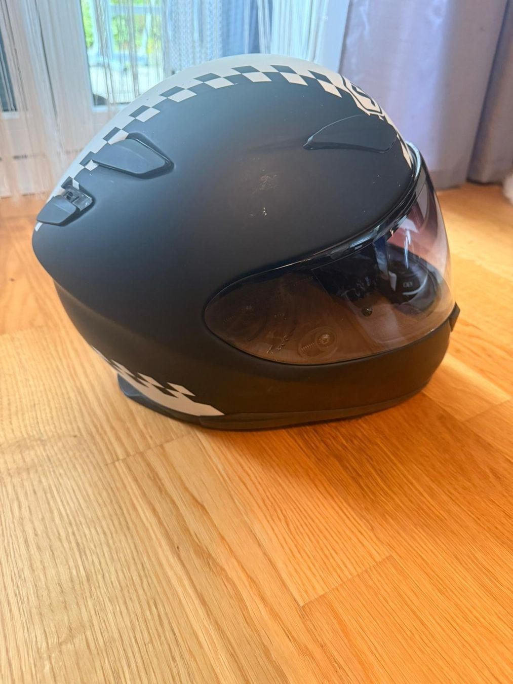 Shoei Caschi & visiere: SHOEI Integralhelm Grösse XS Motorradhelm – Usato da Schaffhausen venduto da Oesi_Privat_Account 2